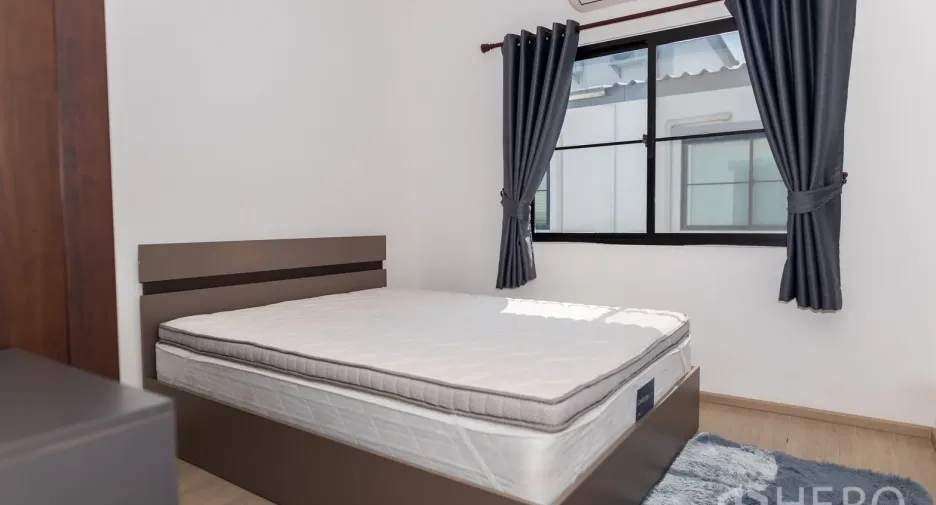 For rent 3 bedrooms townhouse in Bang Phli, Samut Prakan