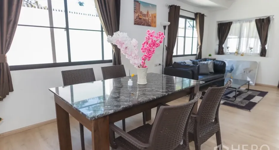 For rent 3 bedrooms townhouse in Bang Phli, Samut Prakan