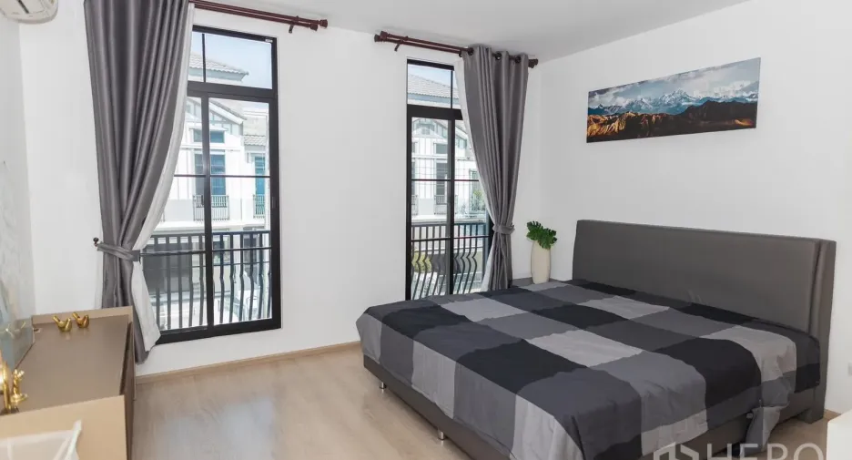 For rent 3 bedrooms townhouse in Bang Phli, Samut Prakan