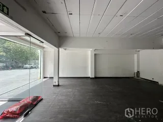 出租 商业空间 在 Watthana, 曼谷