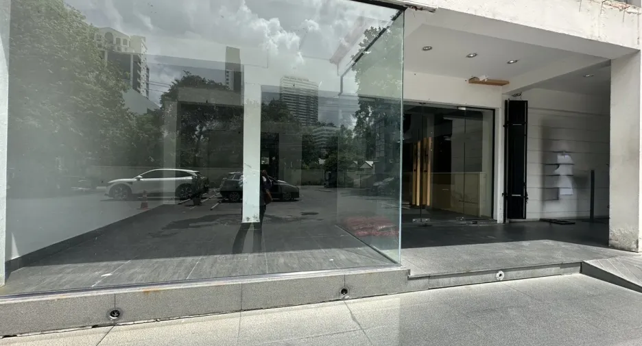 For rent retail Space in Watthana, Bangkok