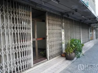 出租 商业空间 在 Khlong Toei, 曼谷