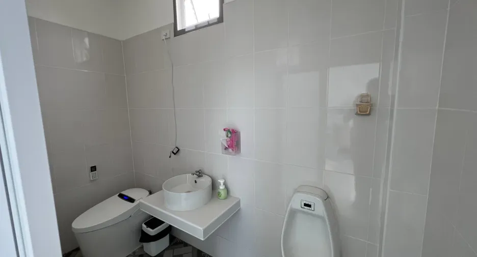 For sale 3 bedrooms warehouse in Lat Lum Kaeo, Pathum Thani