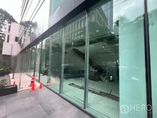 For rent retail Space in Bang Rak, Bangkok