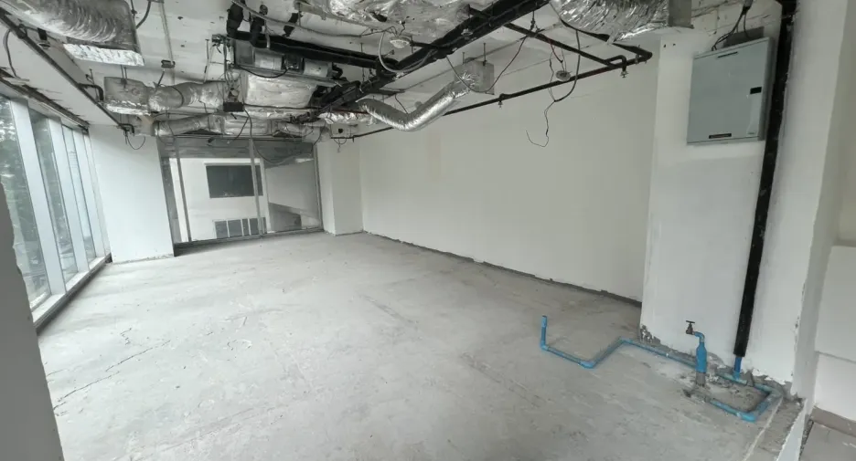 For rent retail Space in Bang Rak, Bangkok