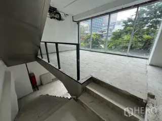 For rent retail Space in Bang Rak, Bangkok