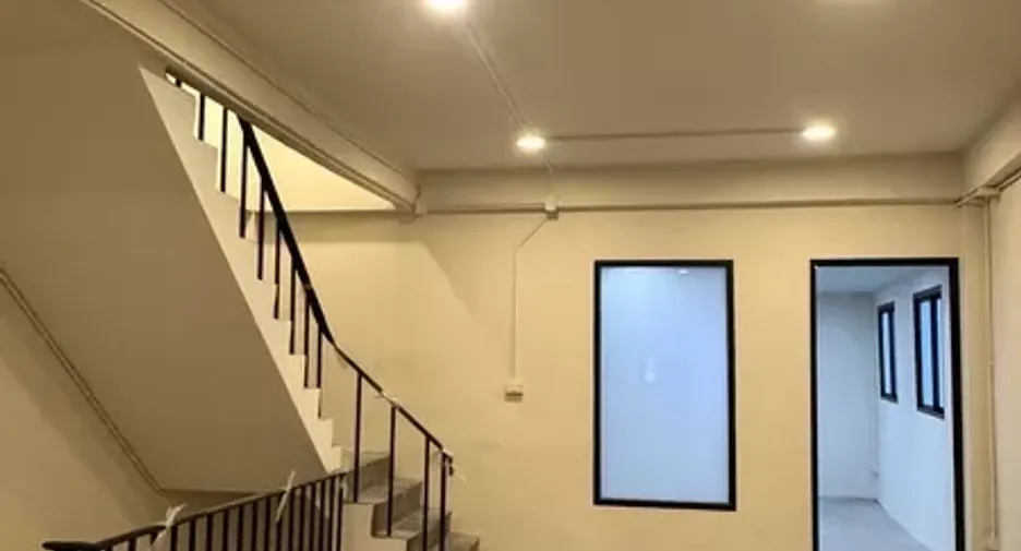 For rent retail Space in Phra Khanong, Bangkok