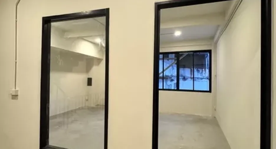 For rent retail Space in Phra Khanong, Bangkok