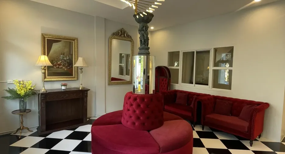 For rent 3 bedrooms retail Space in Bang Kapi, Bangkok