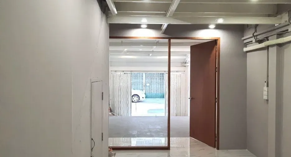 For rent retail Space in Phra Khanong, Bangkok