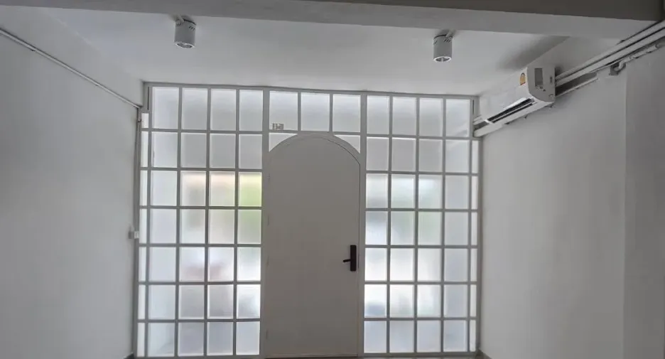 For rent 4 bedrooms office in Phra Khanong, Bangkok