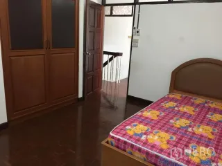 For rent 3 bedrooms townhouse in Phra Khanong, Bangkok