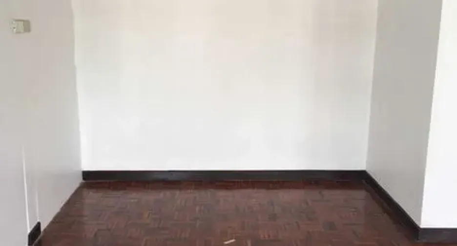 Casa adosada en alquiler de 4 habitaciones en Phra Khanong, Bangkok