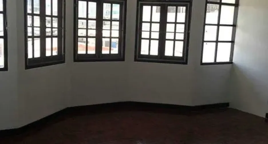 Casa adosada en alquiler de 4 habitaciones en Phra Khanong, Bangkok
