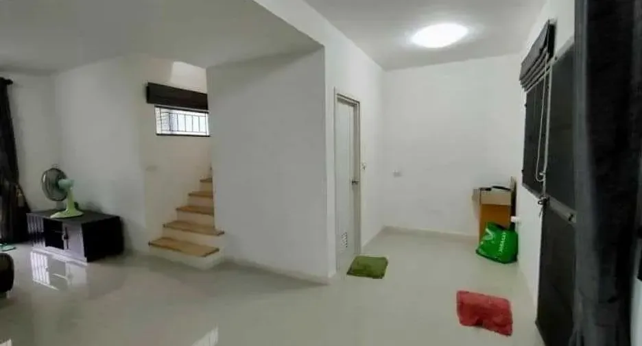 For sale 3 bedrooms townhouse in Krathum Baen, Samut Sakhon