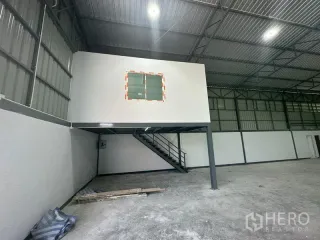 For rent warehouse in Bang Khun Thian, Bangkok
