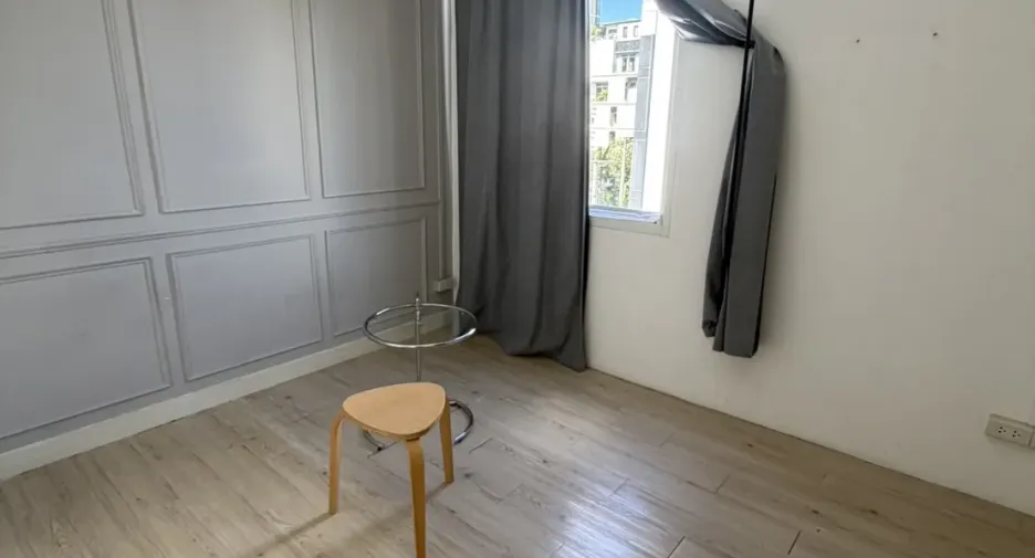 For rent 6 bedrooms retail Space in Watthana, Bangkok