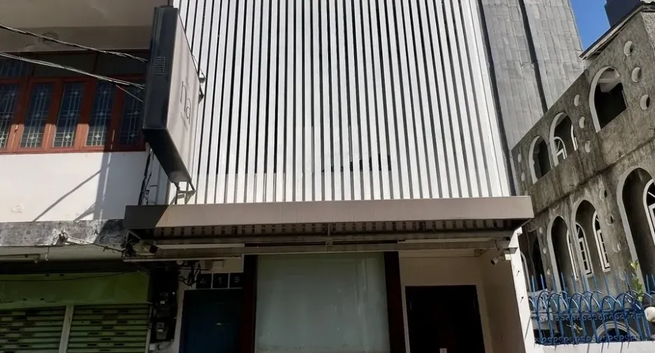 For rent 6 bedrooms retail Space in Watthana, Bangkok