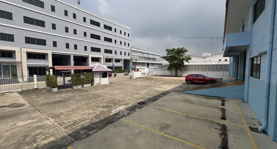 出租 仓库 在 Phra Khanong, 曼谷