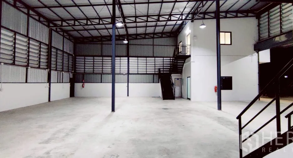 Almacén en alquiler en Lam Luk Ka, Pathum Thani