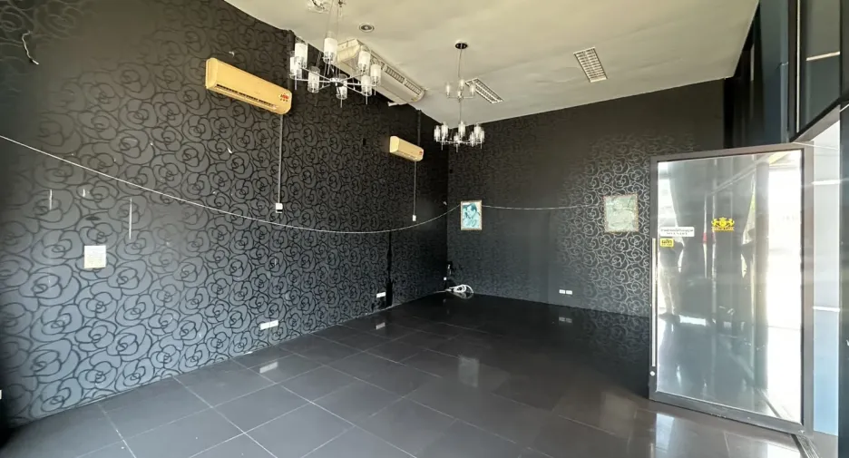 For rent retail Space in Suan Luang, Bangkok