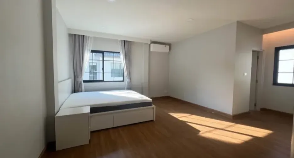 For rent 4 bedrooms house in Bang Phli, Samut Prakan