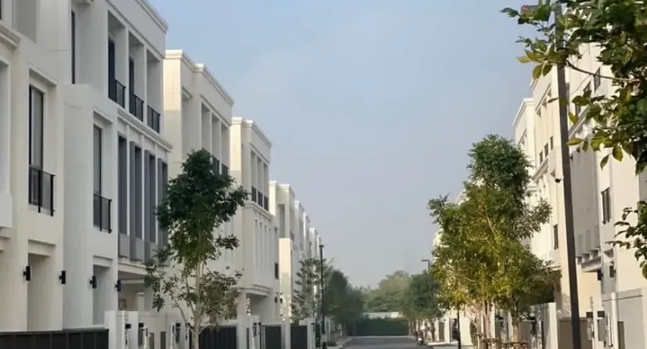 For rent and for sale 5 bedrooms house in Lat Krabang, Bangkok