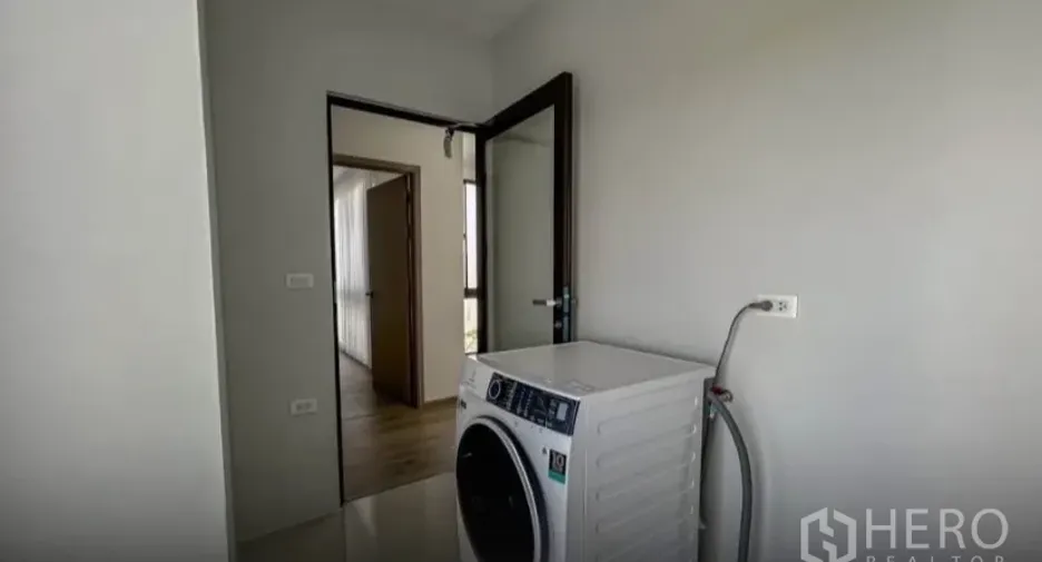 For rent and for sale 5 bedrooms house in Lat Krabang, Bangkok