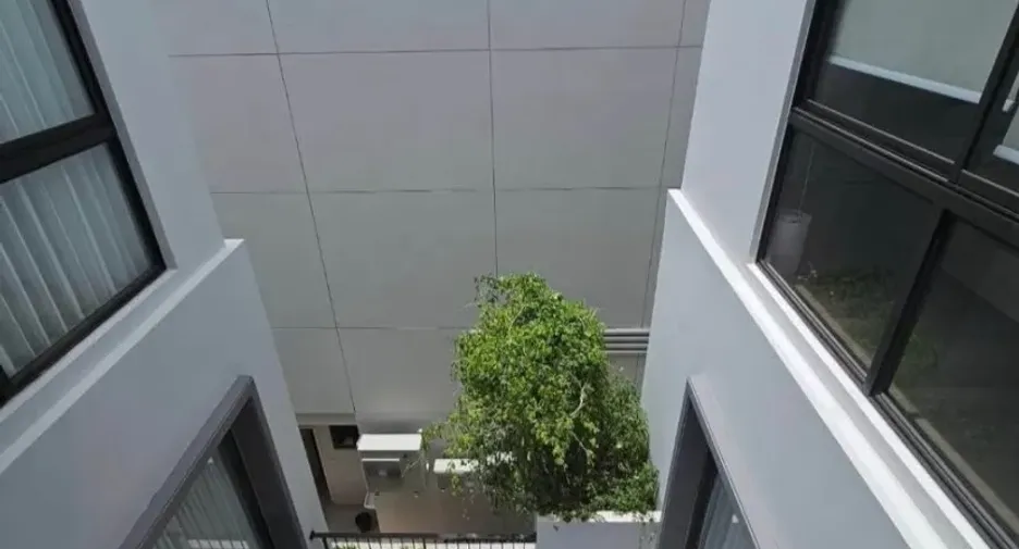 For rent and for sale 5 bedrooms house in Lat Krabang, Bangkok