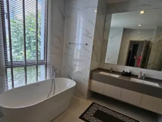 For rent and for sale 5 bedrooms house in Lat Krabang, Bangkok