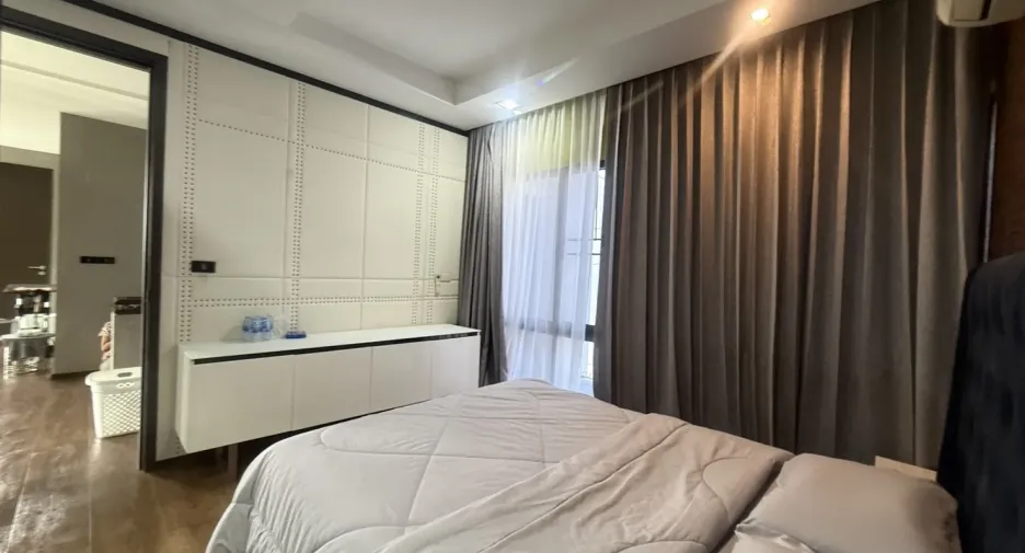For rent 4 bedrooms house in Bang Kapi, Bangkok