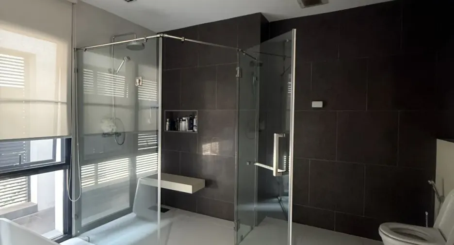 For rent 4 bedrooms house in Bang Kapi, Bangkok