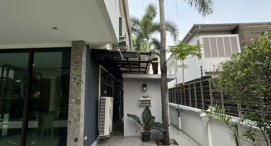 For rent 5 bedrooms house in Prawet, Bangkok