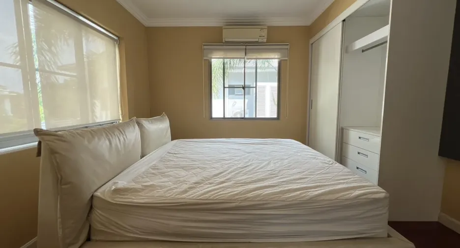 For rent 5 bedrooms house in Prawet, Bangkok