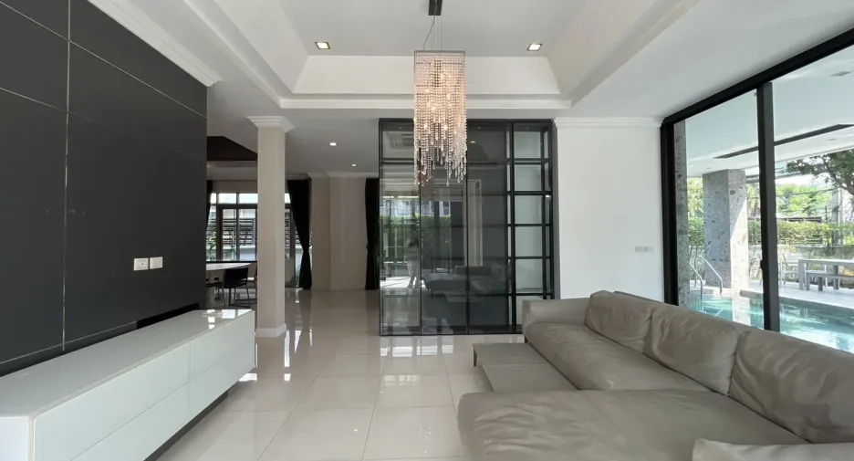 For rent 5 bedrooms house in Prawet, Bangkok