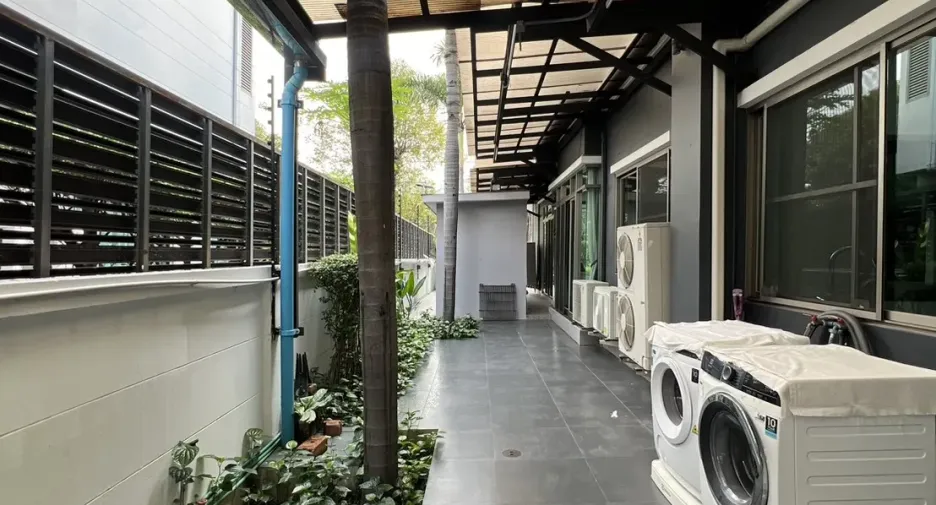 For rent 5 bedrooms house in Prawet, Bangkok