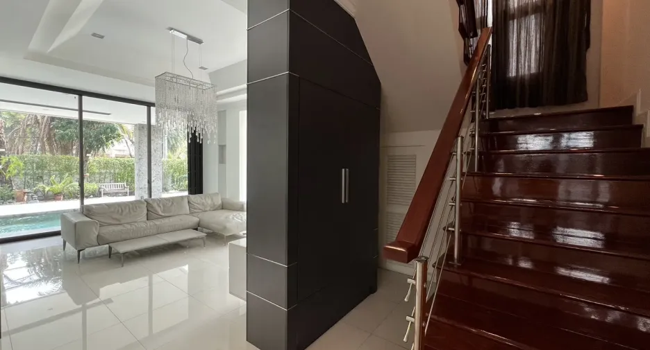 For rent 5 bedrooms house in Prawet, Bangkok