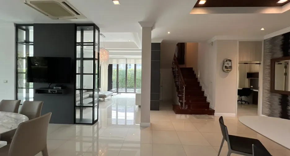 For rent 5 bedrooms house in Prawet, Bangkok