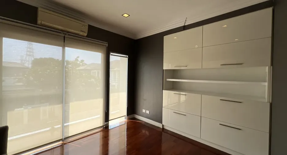 For rent 5 bedrooms house in Prawet, Bangkok
