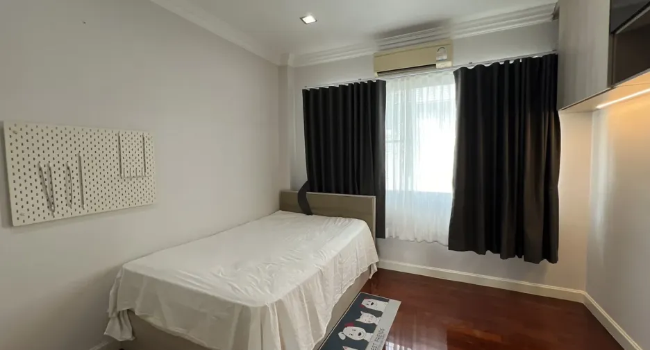For rent 5 bedrooms house in Prawet, Bangkok