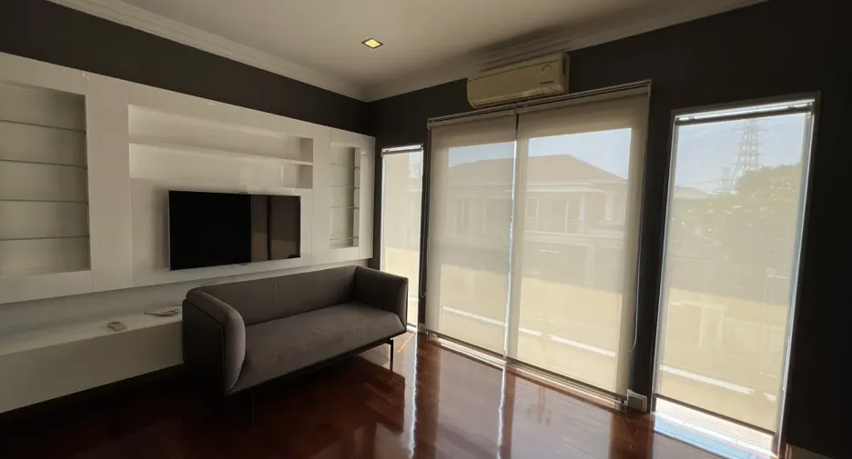 For rent 5 bedrooms house in Prawet, Bangkok