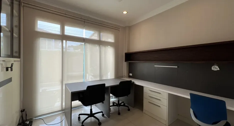 For rent 5 bedrooms house in Prawet, Bangkok