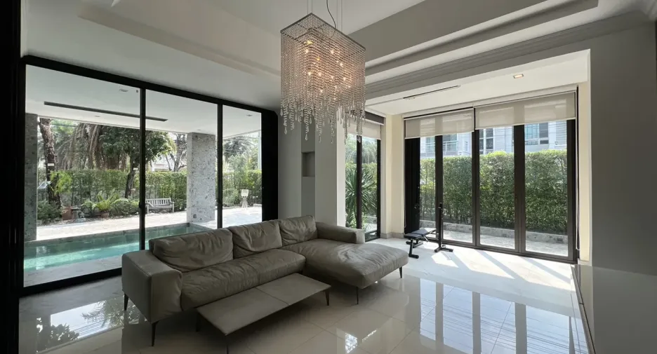 For rent 5 bedrooms house in Prawet, Bangkok