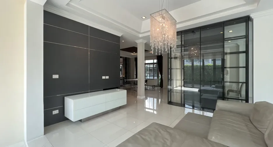 For rent 5 bedrooms house in Prawet, Bangkok