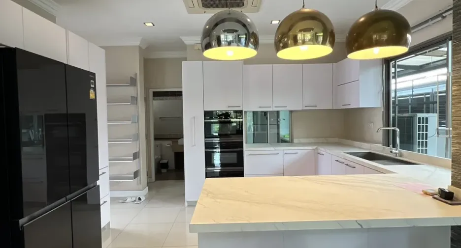 For rent 5 bedrooms house in Prawet, Bangkok