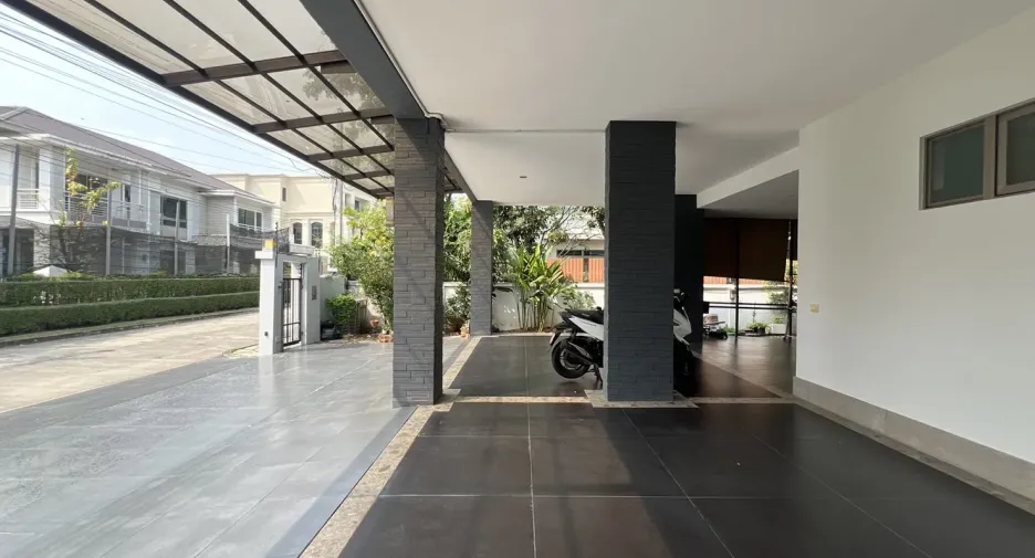 For rent 5 bedrooms house in Prawet, Bangkok