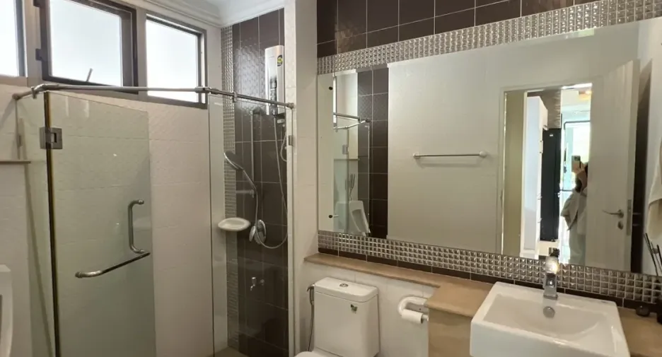 For rent 5 bedrooms house in Prawet, Bangkok