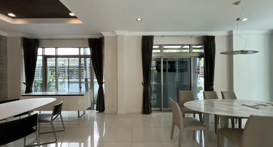 For rent 5 bedrooms house in Prawet, Bangkok