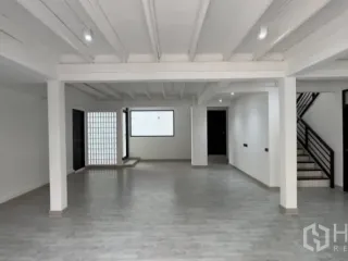 Аренда 3 спальни дом в Суан Луанг, Бангкок