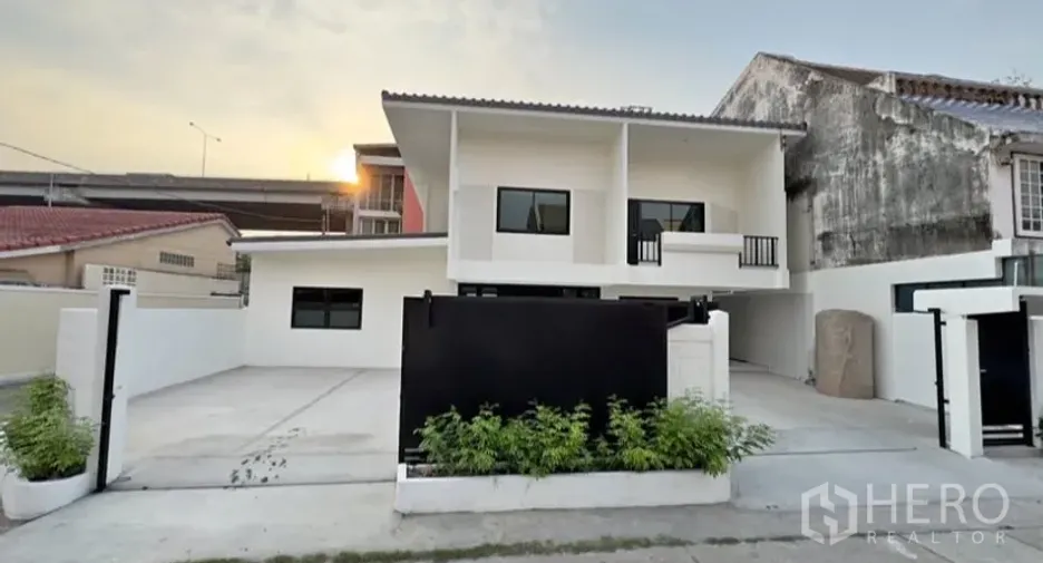 For rent 3 bedrooms house in Suan Luang, Bangkok